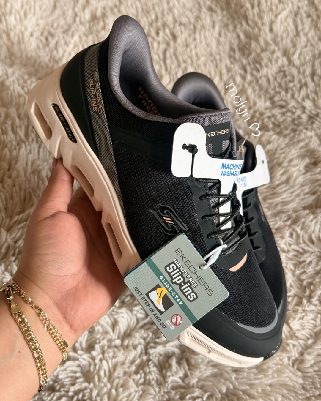 SKECHERS