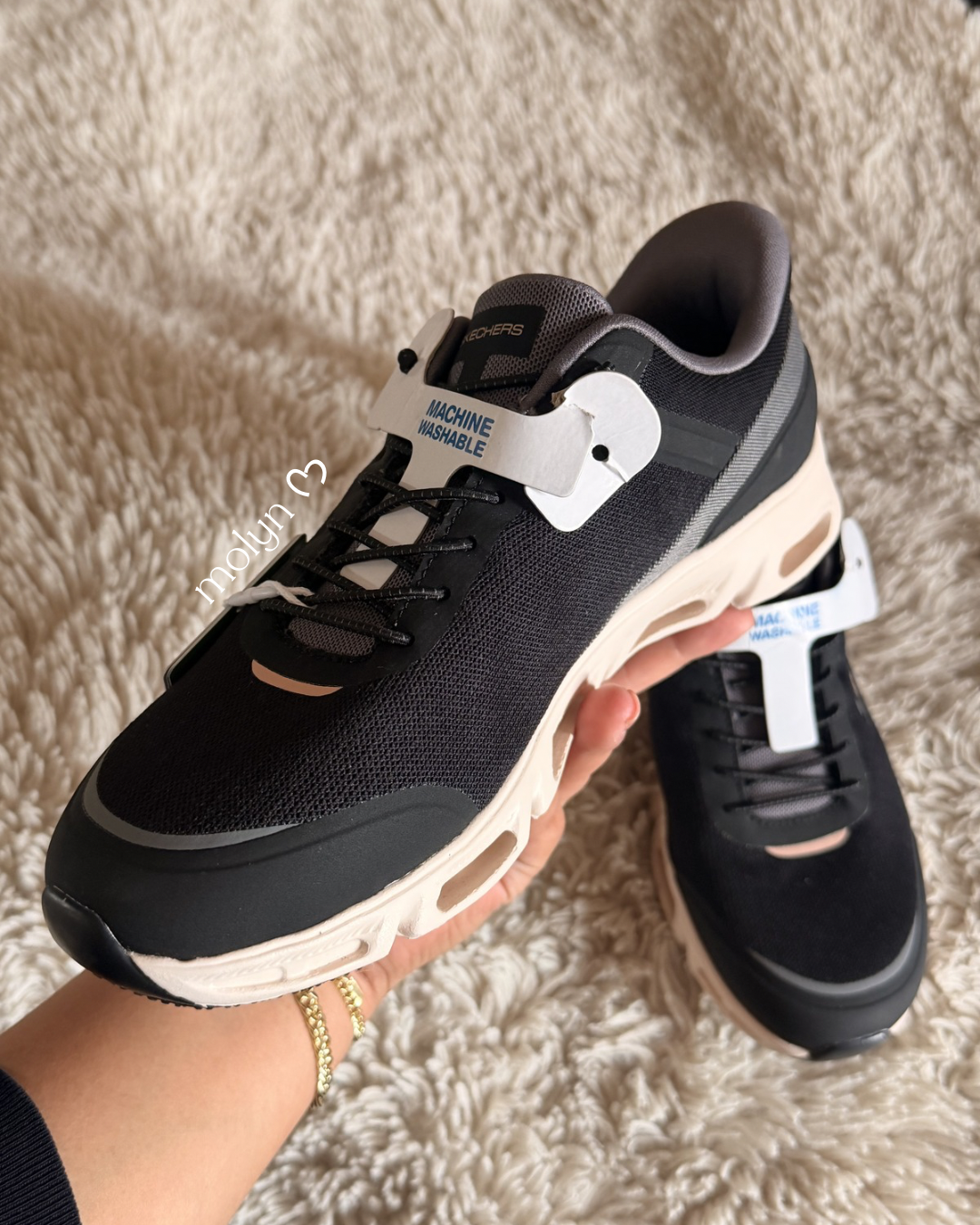 SKECHERS
