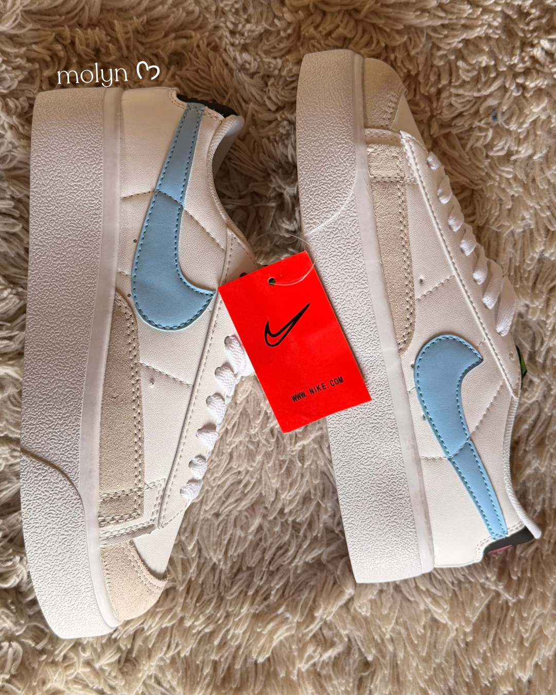 NIKE